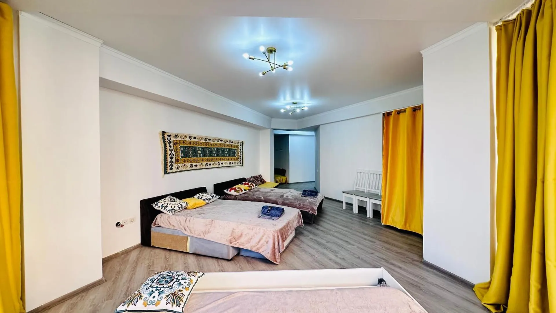 Огромные Апартаменты У Центра С 2 Ванными Комнатами 0*, Almaty Kazakhstan
