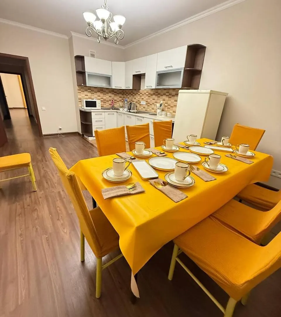 Огромные Апартаменты У Центра С 2 Ванными Комнатами Apartment