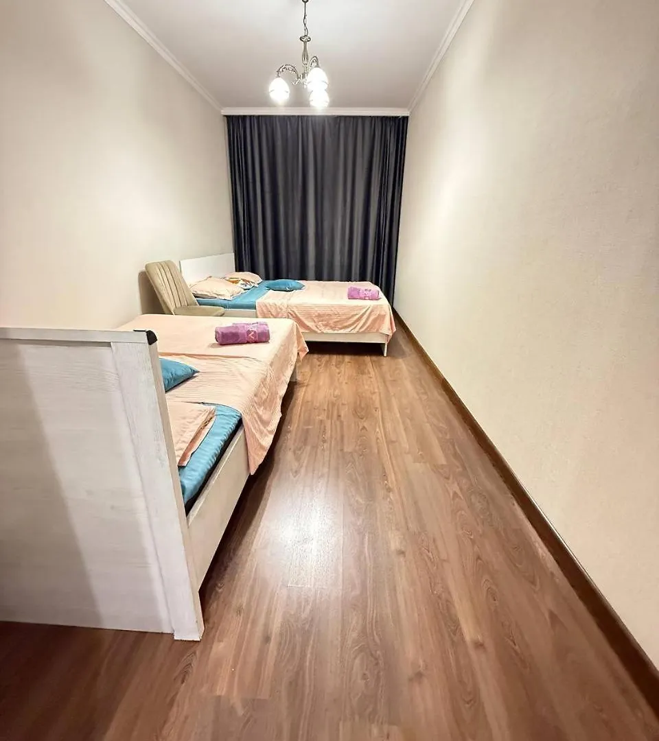 Огромные Апартаменты У Центра С 2 Ванными Комнатами Almaty